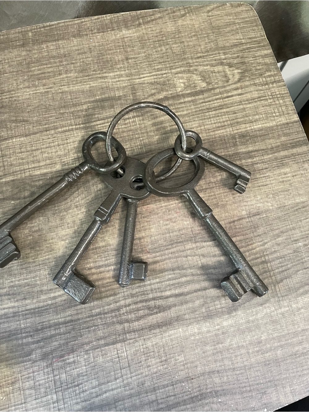 Vintage Style Cast Iron Jailer Skeleton Keys on Ring (Set of 5)